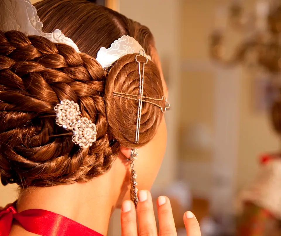 Fallera hairstyle