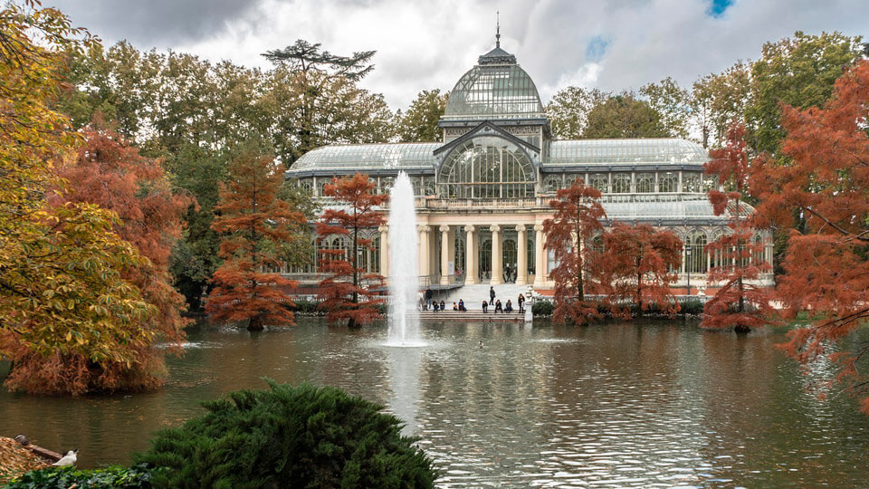 El Retiro Park - Madrid's Most Beautiful Park