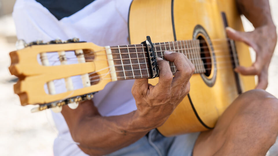 Flamenco guitarist in Sacromonte, Granada (Spain)