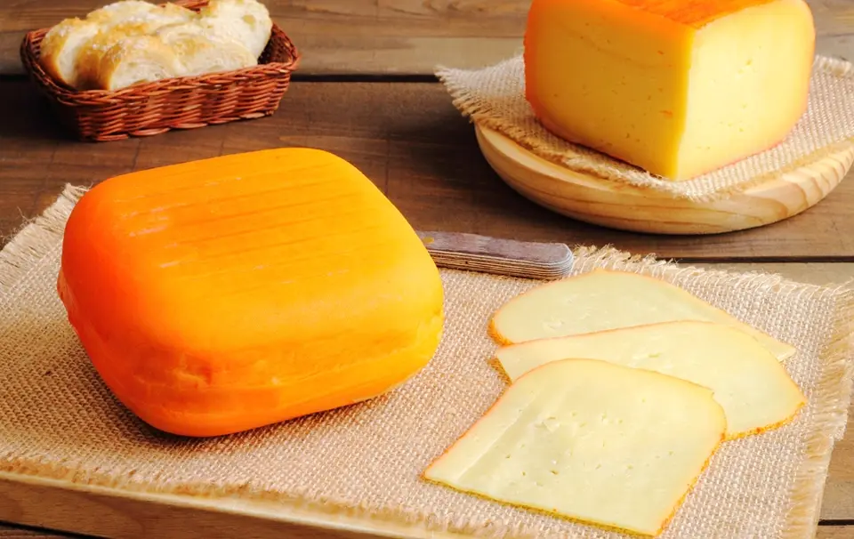 The spanish cheese: "Queso Menorquí" (Balears Islands)