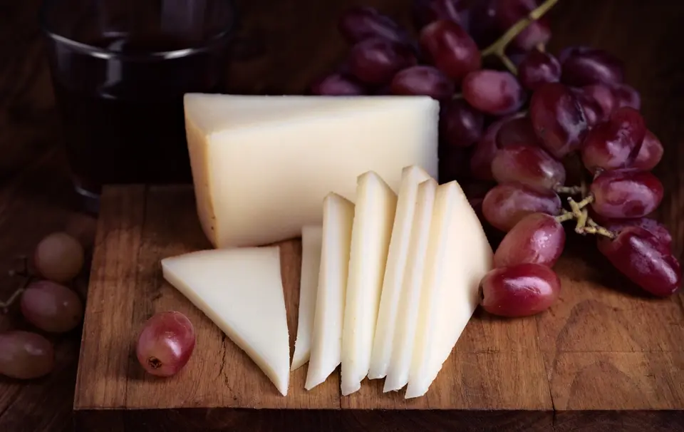 The spanish cheese: "Queso Roncal" (Navarra)