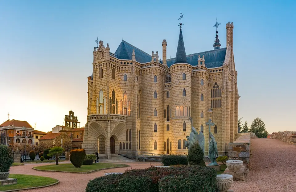 The Episcopal Palace. Antoni Gaudí. Astorga