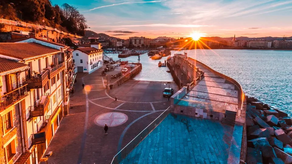 San Sebastián from the port