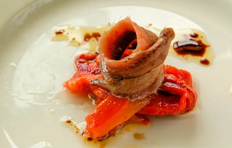 Anchovies with grilled red peppers Anchovies with grilled red peppers