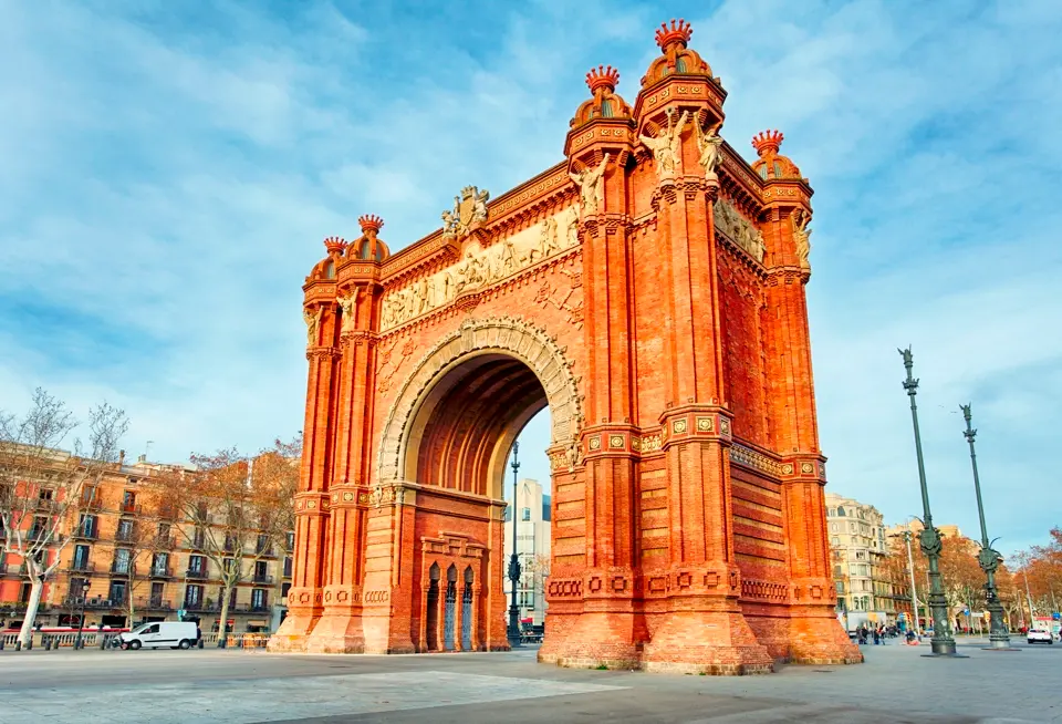 Arc de Triomph. Barcelona City Tour in Barcelona