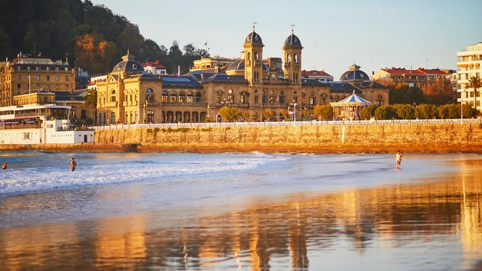 La Concha beach. San Sebastián La Concha beach. San Sebastián