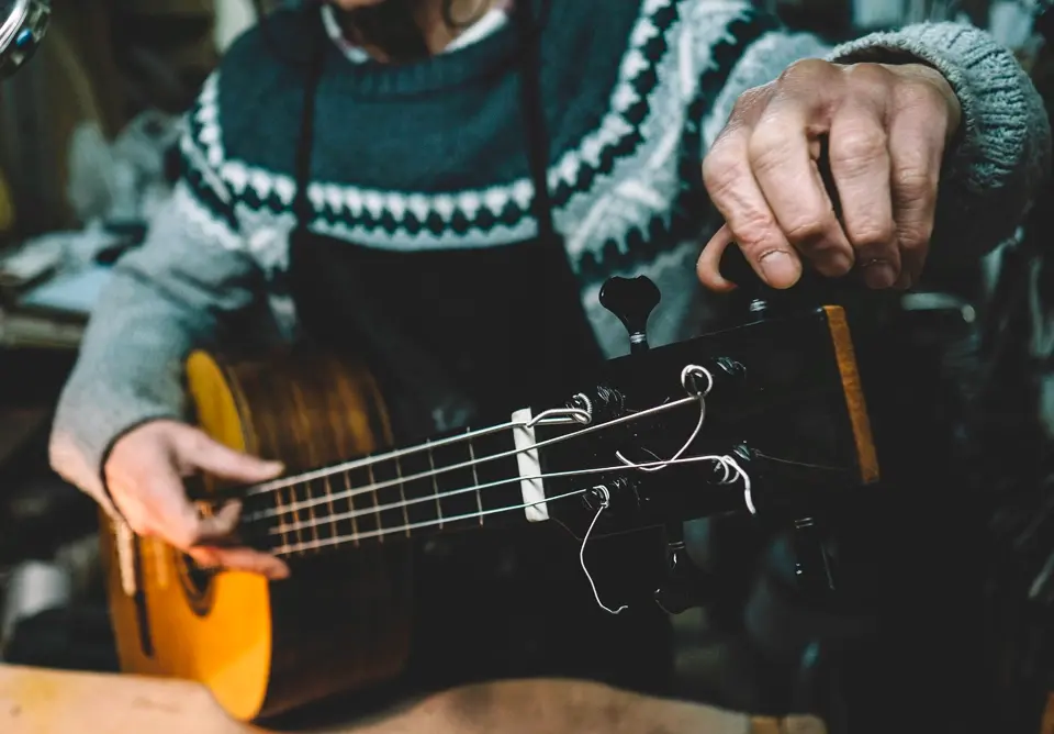 Luthier of Madrid Luthier of Madrid