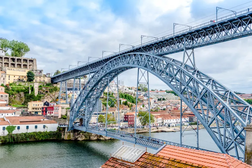 Maria Pia Railway Bridge. Porto, Portugal Maria Pia Railway Bridge. Porto, Portugal