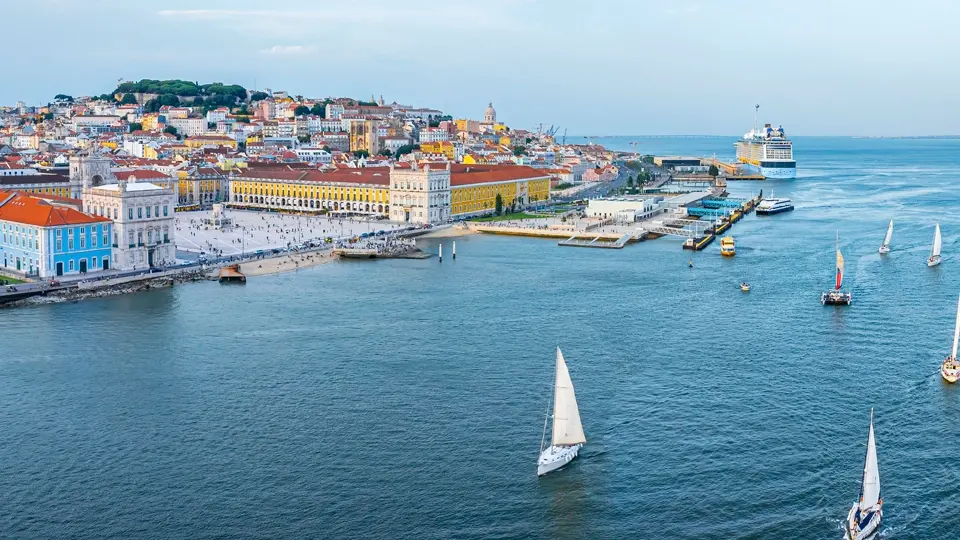 Sunset Sailing in Lisbon