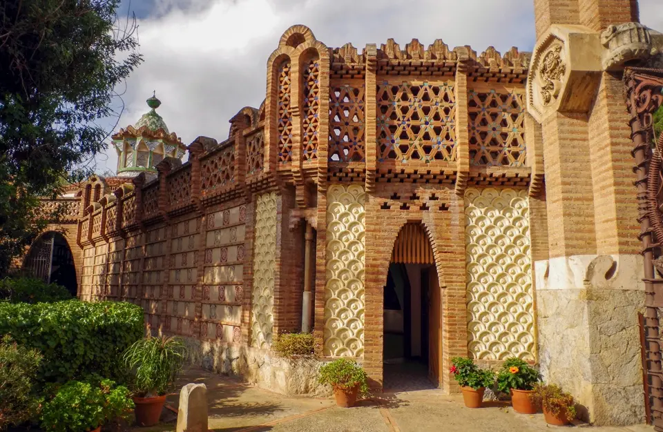Güell Pavilions. Barcelona Güell Pavilions. Barcelona